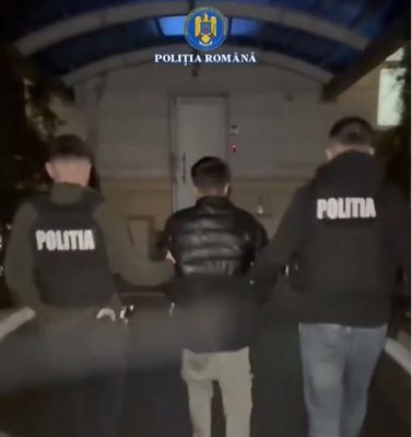 Beat și fără permis, un bărbat a furat o mașină și lovit o mașină parcată, în Eforie Sud! Video