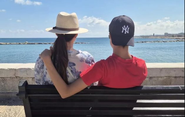 Cum arată fiul Iulianei Tudor la 15 ani. Artista a publicat o imagine rară cu Tudor, cu ocazia zilei lui de naștere