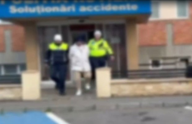 Un inconștient mort de beat și fără permis a fost reținut, după ce a făcut drifturi în parcarea din Portul Tomis. VIDEO