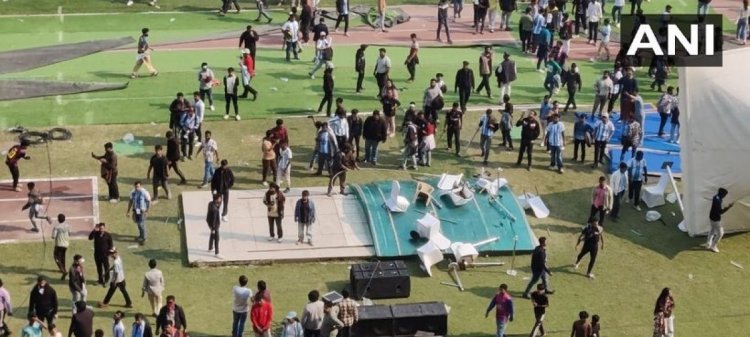 Scaune aruncate pe gazon, fluierături: Vizita lui Messi pe un stadion din India s-a transformat într-un fiasco