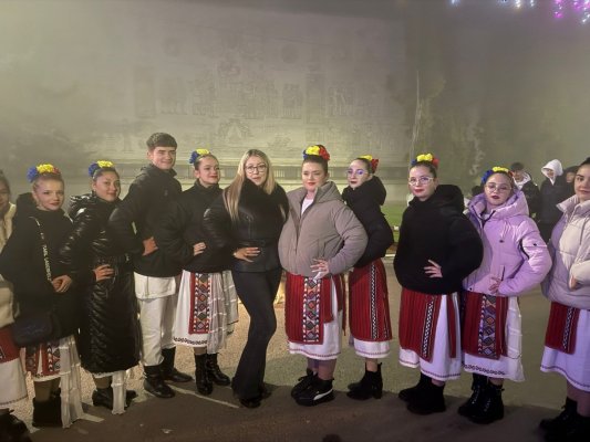 La Adamclisi, festivalul „Tradiții și obiceiuri din străbuni“ a adus magia sărbătorilor pe scena comunei   