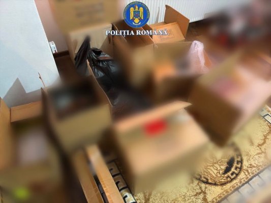 Aproximativ o tonă de articole pirotehnice, confiscate de poliţişti în urma unor percheziţii