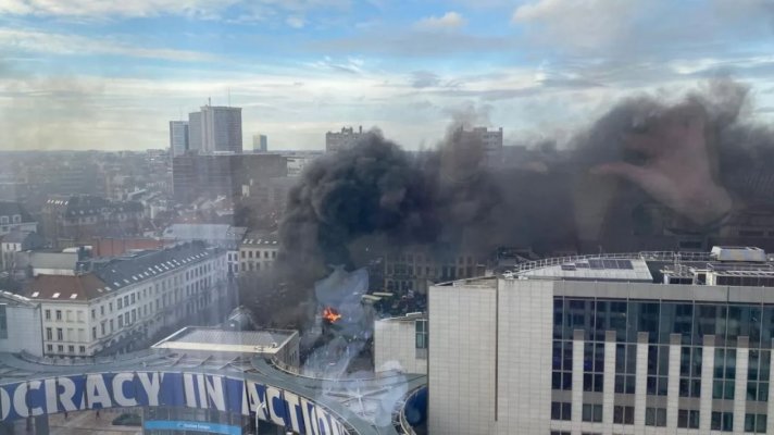 Mii de fermieri au luat cu asalt Bruxelles-ul: Protest agresiv împotriva acordului UE-Mercosur