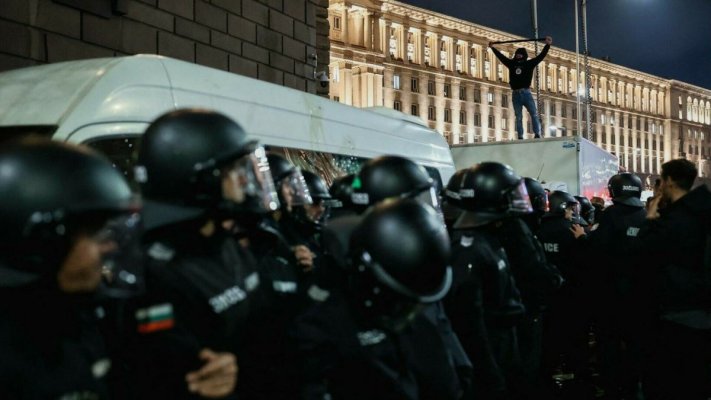 Proteste violente în Bulgaria: Președintele cere demisia premierului