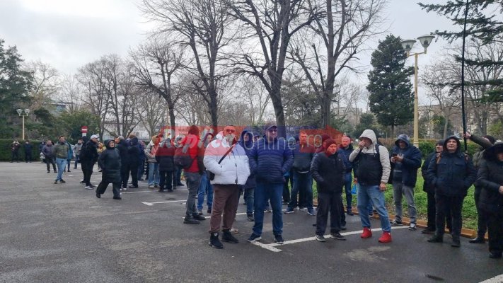 Protestul angajaților CT BUS, se desfășoară azi, în paralel cu ședința Consiliului Local Constanța VIDEO
