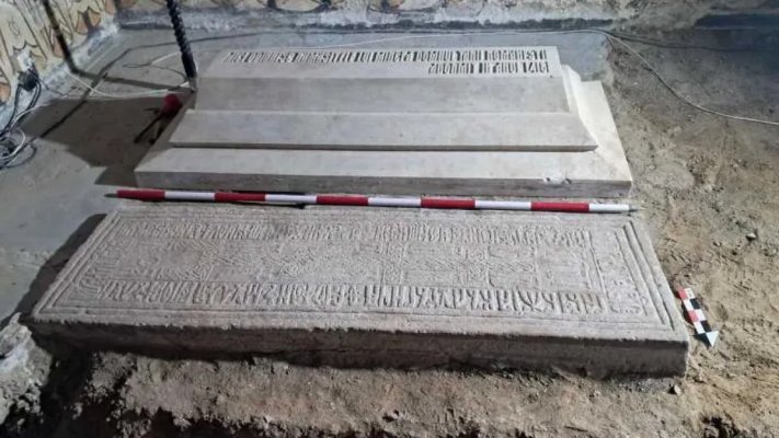 După un secol, sarcofagul lui Mircea cel Bătrân a fost deschis: descoperirile arheologilor i-au surprins