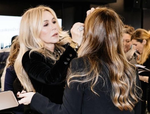 Regina sprâncenelor Anastasia Soare revine la Constanța cu un nou business. Video  