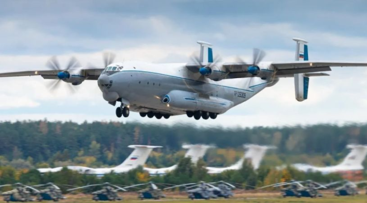 Un avion militar cu șapte persoane la bord s-a prăbușit în Rusia