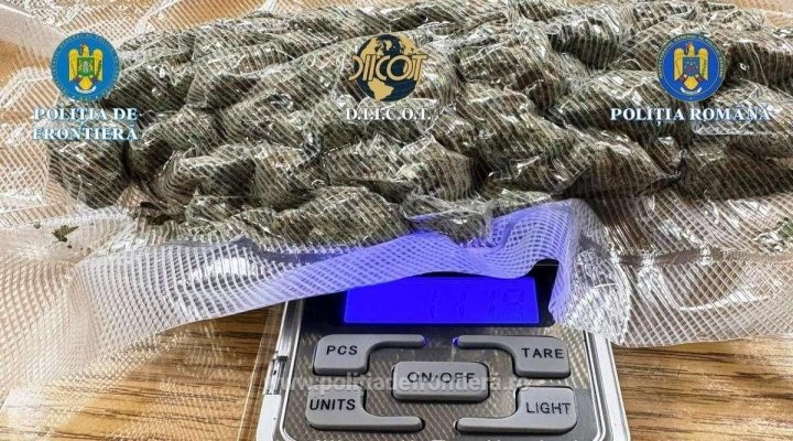 Un tânăr israelian a fost arestat la Sculeni după ce a fost prins cu peste 100 de grame de canabis ascunse în portbagaj