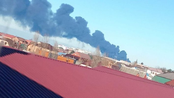 Ucraina a lovit un important port petrolier rus, provocând un incendiu vizibil din spațiu! Video