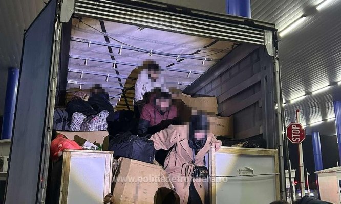 26 de migranți au fost depistați la Calafat, ascunși într-un camion înmatriculat în Turcia Video
