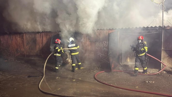 Tulcea: Incendiu în depozitele unui restaurant din centrul municipiului VIDEO