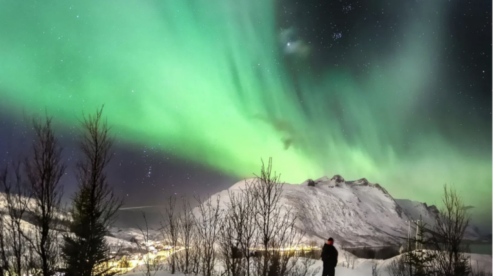 Aurora boreală va face spectacol în 2026. Când merită să vizitezi țările nordice