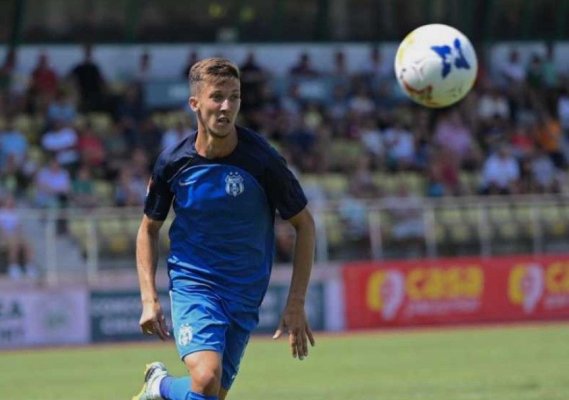 Fotbal: Universitatea Craiova a semnat un contract cu mijlocașul Alexandru Iamandache