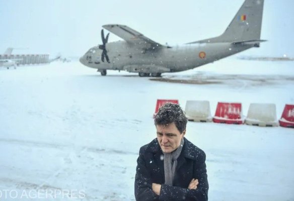 Adrian Negrescu izbucnește: Nicușor Dan s-a blocat în Franța fiindcă zboară cu o rablă Spartan