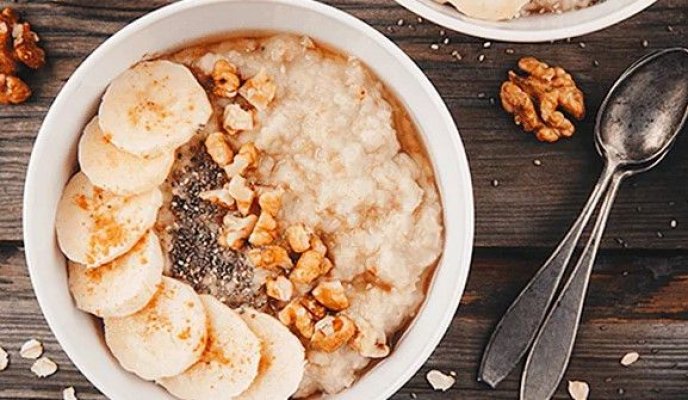 Micul dejun ignorat de mulți români, dar recomandat de nutriționiști