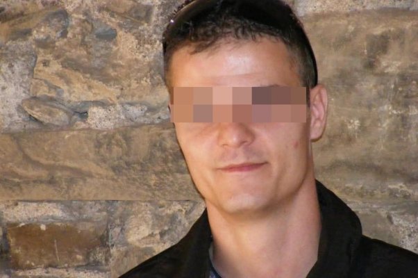 Mesajul sfâșietor al mamei bărbatului de 43 de ani care a murit sub ochii nepăsători ai călătorilor, într-un autobuz