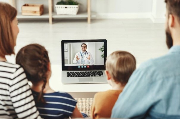 Peste 12.400 de părinţi au apelat în 2025 serviciul de telemedicină pediatrică ALOPEDI