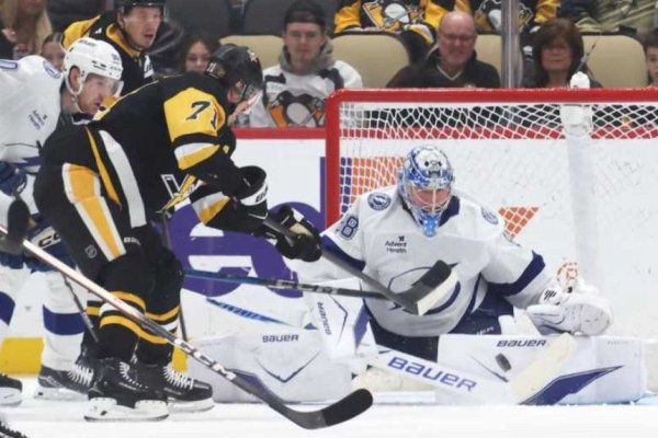 Hochei: NHL - Tampa Bay Lightning a egalat cea mai lungă serie de victorii din istoria sa