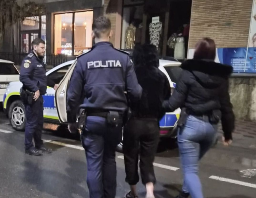 O femeie din Poarta Albă a fost reținută pentru mărturie mincinoasă 