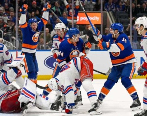 Hochei: NHL - Islanders a învins-o pe Rangers cu 5-2, în duelul francizelor din New York