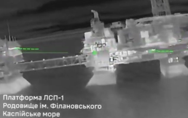 Forțele speciale ucrainene au distrus platformele Lukoil din Marea Caspică. Video