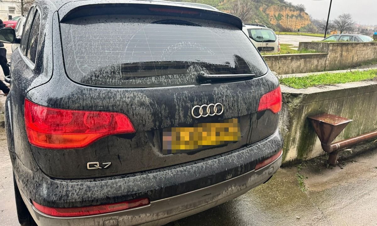 Autoturism in valoare de aproximativ 30.000 lei, descoperit de politistii de frontiera constanteni Autoturism in valoare de aproximativ 30.000 lei, descoperit de politistii de frontiera constanteni