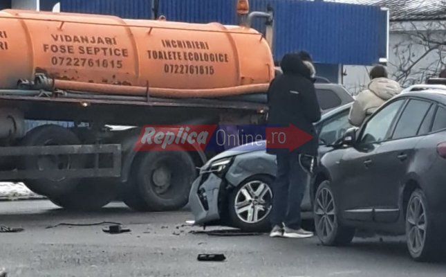 Accident rutier între două autoturisme, pe bulevardul Aurel Vlaicu