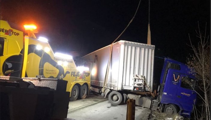 Accident rutier cu 2 autotrenuri implicate, pe autostrada A2 București - Constanța