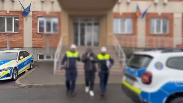 Un șofer fără permis, aproape de comă alcoolică, a fost urmărit în trafic de polițiști, între Agigea și Eforie. Video
