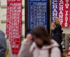 Leul pierde teren: Euro se apropie de 5,35 lei, iar dolarul înregistrează cea mai mare creștere