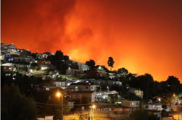 Stare de catastrofă în Chile, în urma incendiilor devastatoare. Zeci de mii de oameni au fost evacuați