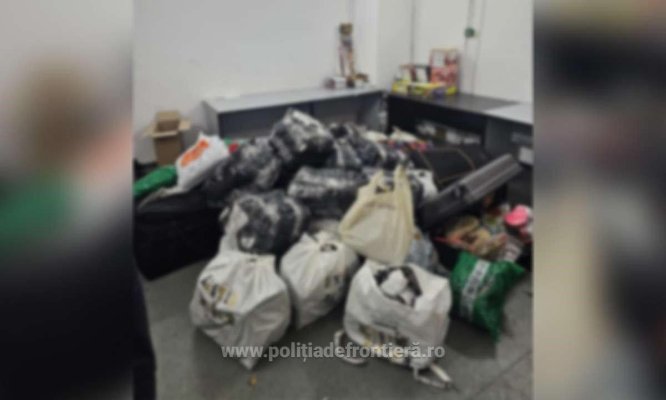 Peste 1.800 de articole contrafăcute au fost descoperite de polițiștii de frontieră din Giurgiu și Călărași