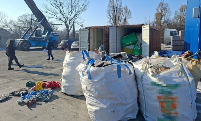 Aproximativ 40 de tone de deșeuri au fost oprite la intrarea în țară în Portul Constanța