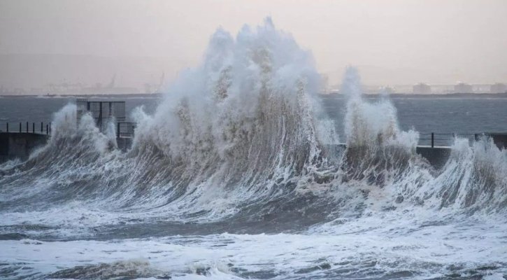 Meteorologii anunță o vreme de coșmar în 15 județe: Furtuni puternice și temperaturi scăzute