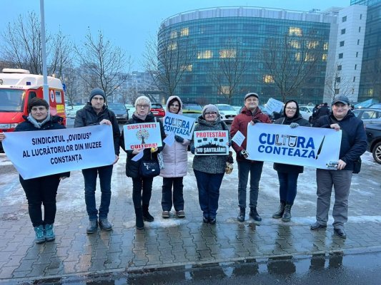 Angajații din instituțiile de cultură din Constanța continuă să protesteze în fața Ministerului Culturii