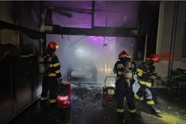 Incendiu la Universitatea din Oradea. Un atelier și un laborator au fost distruse complet