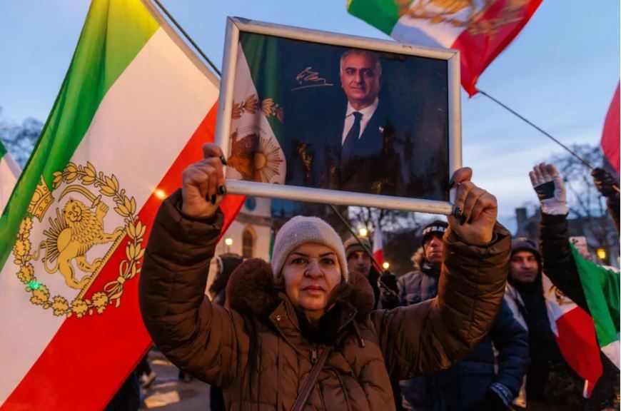 Tinerii din Iran, despre noul val de proteste: &bdquo;Pana la sfarsitul lunii ianuarie, SUA vor interveni, Republica Islamica va cadea&rdquo;