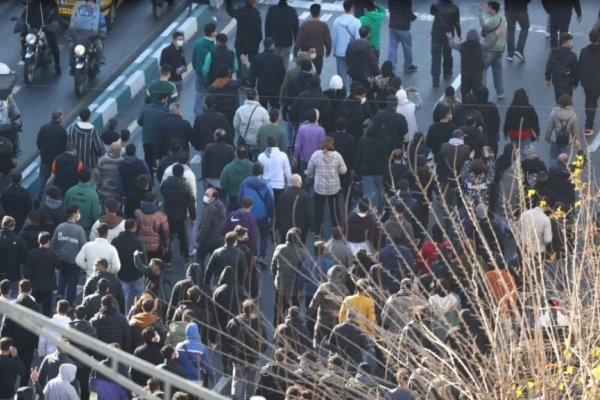 Tulburările din Iran iau amploare. Mai multe persoane au fost ucise în protestele care s-au râspândit în toată țara