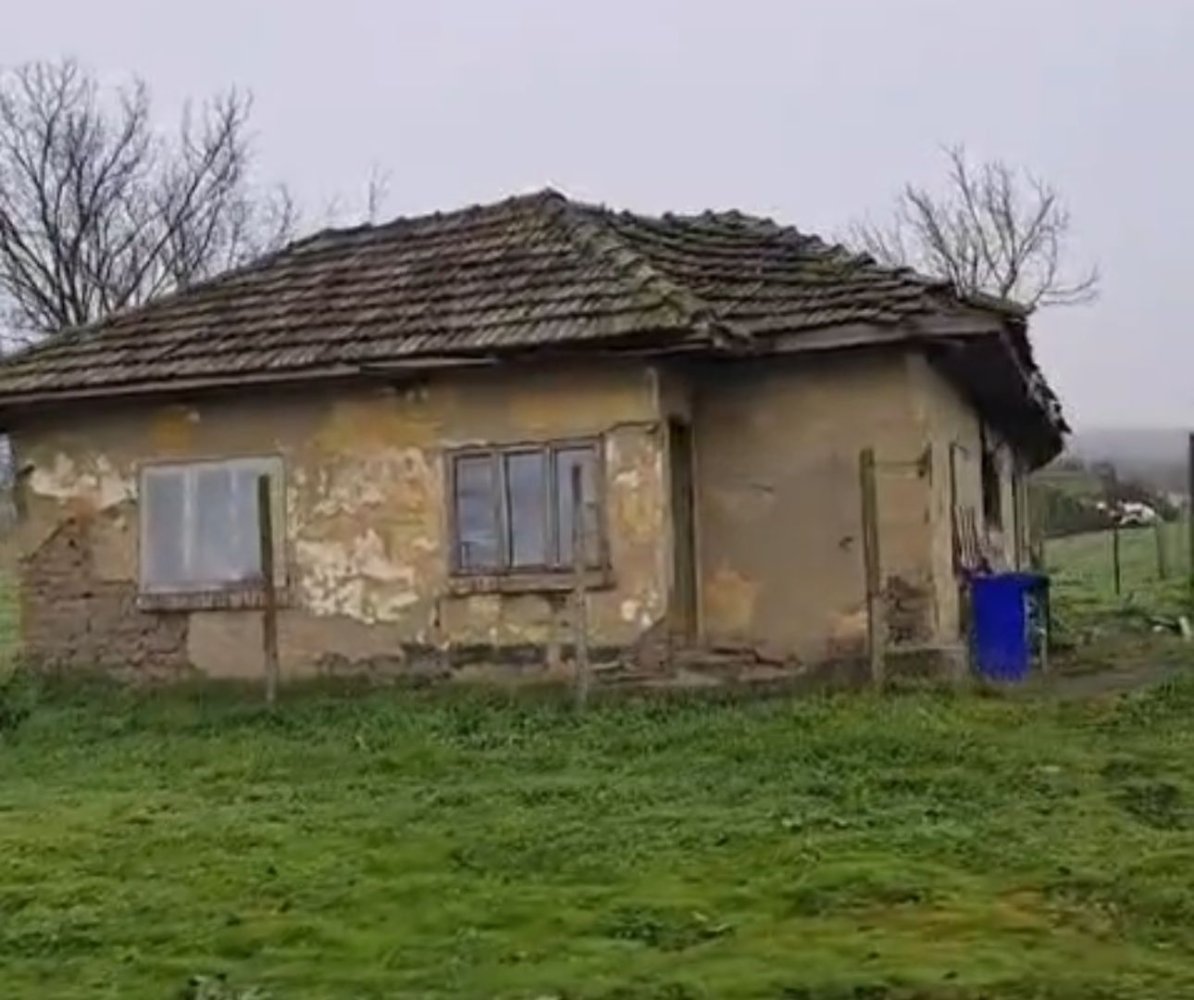 Case care arata ca dupa bombardamente! Oltina... comuna din judetul Constanta care se stinge incet, dar sigur! Video Case care arata ca dupa bombardamente! Oltina... comuna din judetul Constanta care se stinge incet, dar sigur! Video