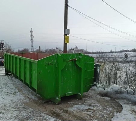 Containere speciale pentru deșeuri voluminoase, amplasate temporar în cartierul Km 5 