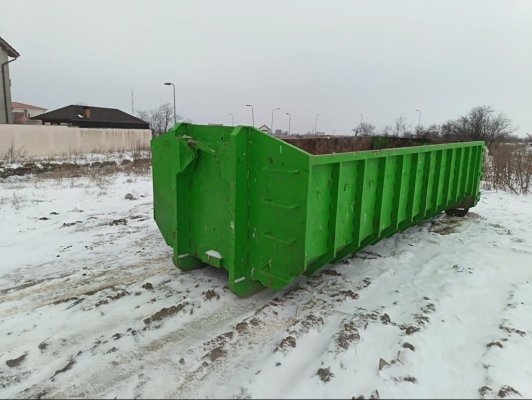 Containere speciale pentru deșeuri voluminoase, amplasate temporar în cartierul Km 4-5 