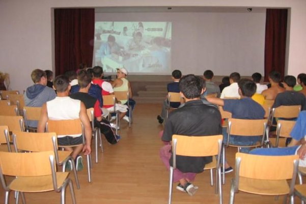 Directoarea Centrului Educativ Buziaș și-a dat demisia, după scandalul minorilor puși să întrețină relații intime între ei