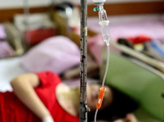 Asistentul medical care a bătut crunt o pacientă de la Spitalul de Psihiatrie Bălăceanca a fost reținut