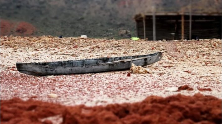 Sute de turiști, blocați pe o insulă exotică din cauza tensiunilor politice