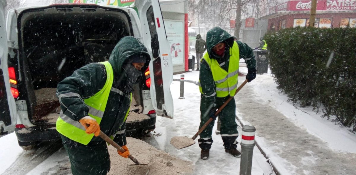 Urgia alba: 67 de localitati din 21 de judete si Bucuresti, afectate de ninsori si viscol, blocaje pe autostrazi