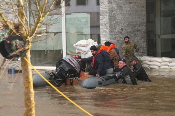 Inundații în Peninsula Iberică: Doi morți, 6 răniți și peste 10.000 de oameni evacuați