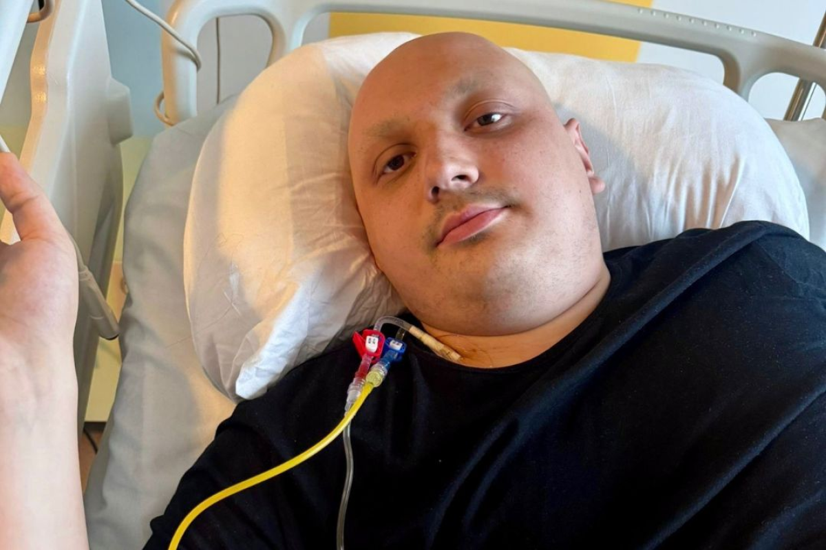 Apel umanitar: Un tanar student se afla in remisie dupa un cancer rar si a fost internat pentru transplant autolog Apel umanitar: Un tanar student se afla in remisie dupa un cancer rar si a fost internat pentru transplant autolog