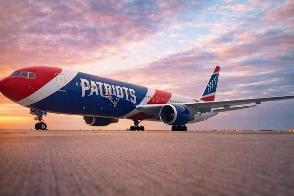 Soldații americani au aterizat pe Aeroportul Mihail Kogălniceanu cu avionul echipei de fotbal New England Patriots