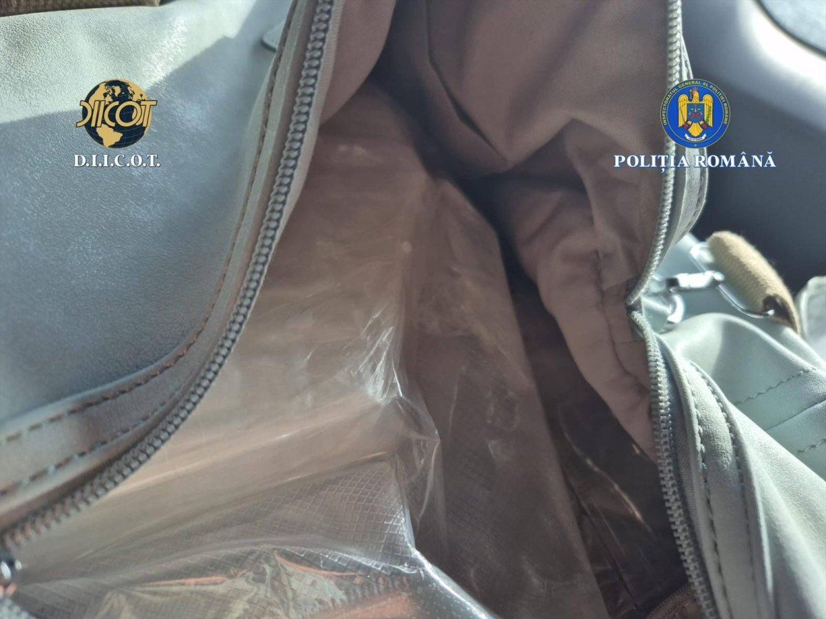 Detalii de ultima ora despre prinderea traficantilor de droguri din Ilfov: Cine facea parte din reteaua care aducea stupefiante Detalii de ultima ora despre prinderea traficantilor de droguri din Ilfov: Cine facea parte din reteaua care aducea stupefiante